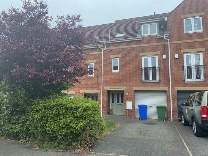 5 Bedroom Town House To Rent In Heather Lea, Blyth, NE24