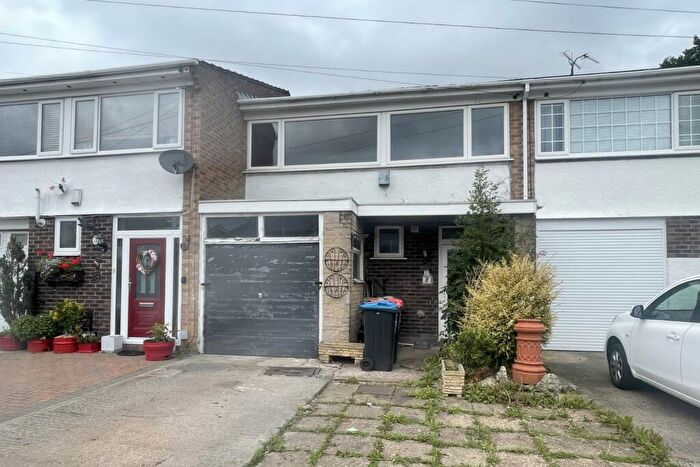 3 Bedroom End Of Terrace House For Sale In Links Avenue, Little Sutton, Ellesmere Port, Cheshire, CH66
