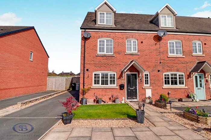 4 Bedroom Town House For Sale In Sable Road, Shavington, Crewe, CW2