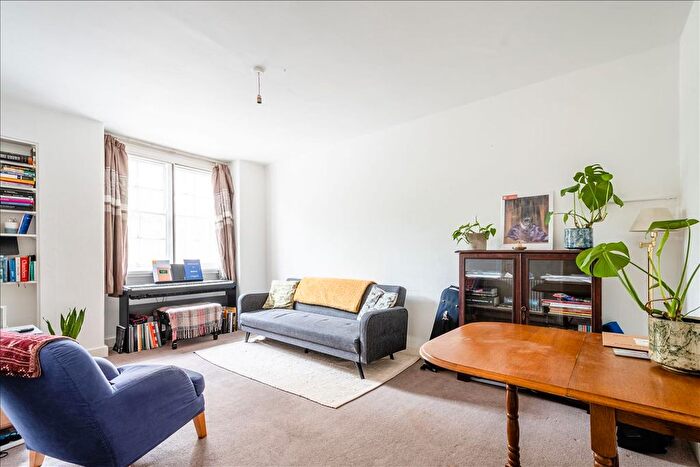 1 Bedroom Flat To Rent In Queen Alexandra Mansions, Bloomsbury, WC1H