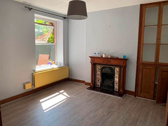 4 Bedroom Semi-detached House To Rent In Cardiff, CF15