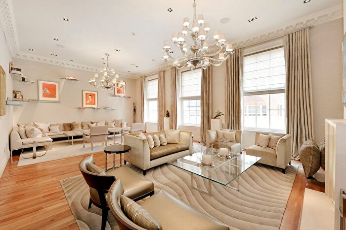 4 Bedroom Flat To Rent In Upper Grosvenor Street, Westminster, London, W1K