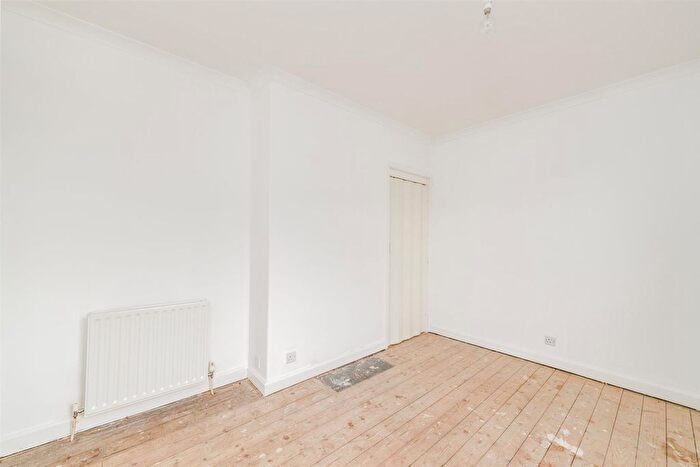 2 Bedroom Flat For Sale In Orchard Park, Kelso, TD5