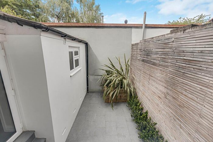 4 Bedroom Terraced House For Sale In Shepherdess Walk, Islington, London, N1 - Photo 12