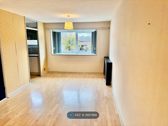Studio To Rent In Westbourne Road, Sheffield, S10