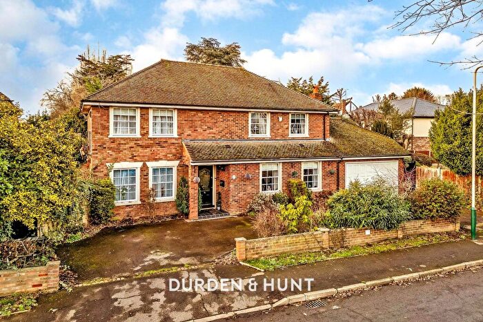 4 Bedroom Detached House For Sale In Brookside, Hornchurch, RM11