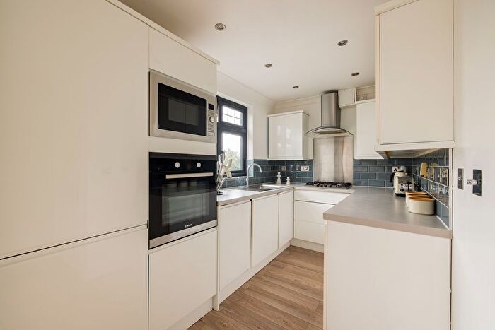 4 Bedroom Terraced House To Rent In Lexden Road, Acton, W3