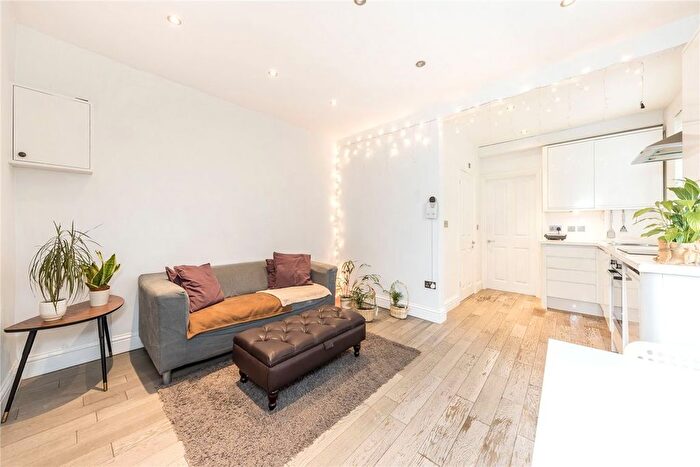 1 Bedroom Flat To Rent In Kennington Lane, Kennington, SE11