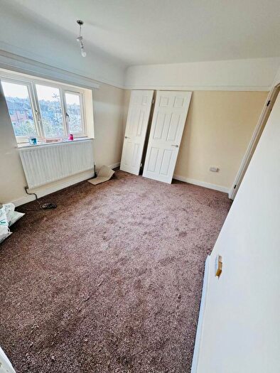3 Bedroom Semi-Detached House To Rent In Netherhall Road, Leicester, LE5