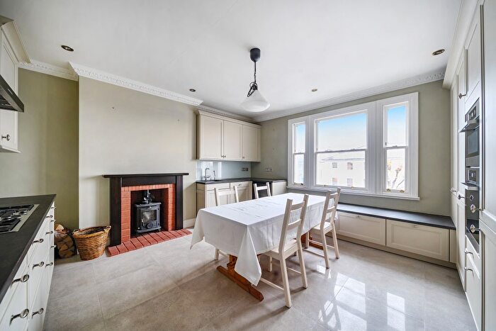 3 Bedroom Flat For Sale In Abbey Road, London, NW6