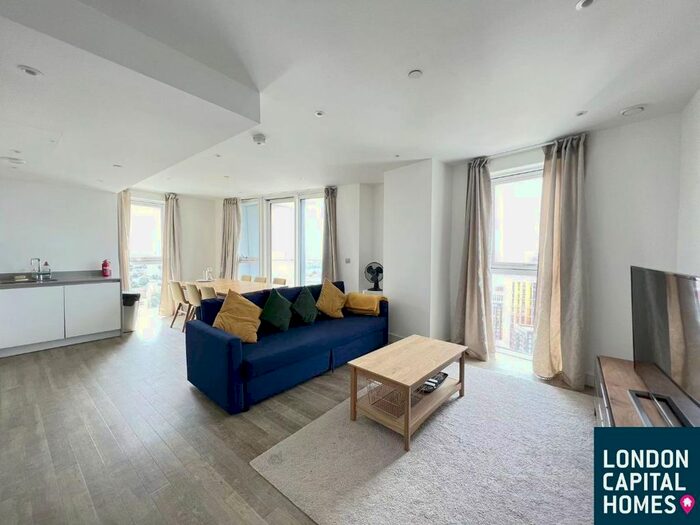 2 Bedroom Flat To Rent In Wandsworth Road, London, SW8