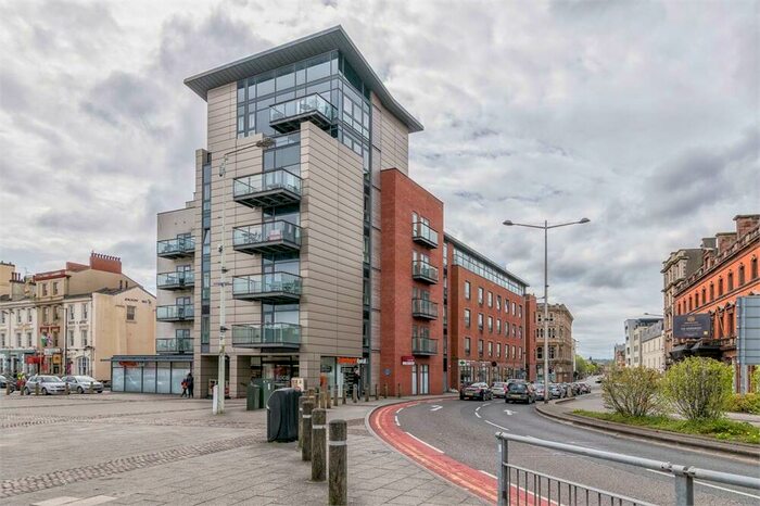 2 Bedroom Apartment To Rent In Bute Crescent, Cardiff, CF10