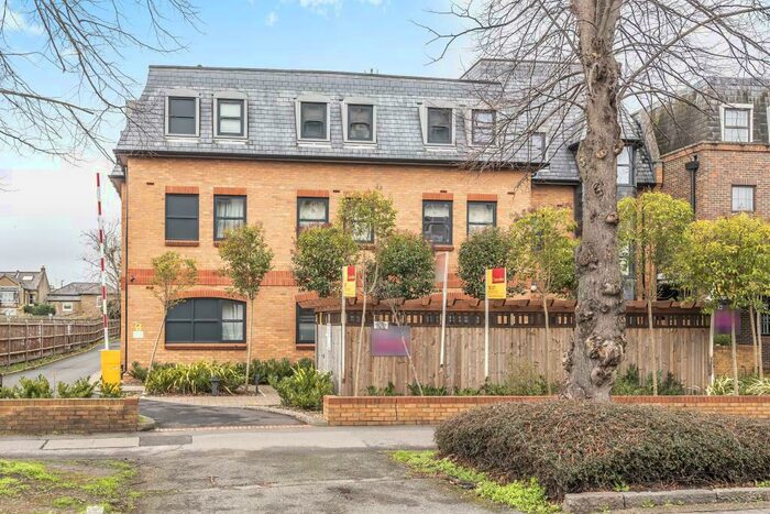 2 Bedroom Apartment To Rent In The Coppice, Slough, SL1