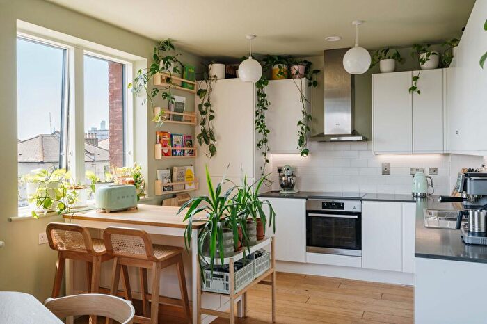 3 Bedroom Duplex For Sale In Well Street, Taylor Court, E9