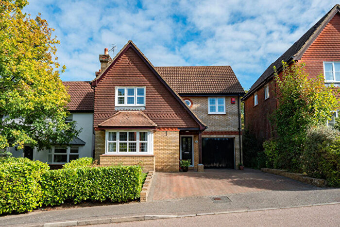 4 Bedroom Detached House For Sale In Gregory Close, Crawley, RH10
