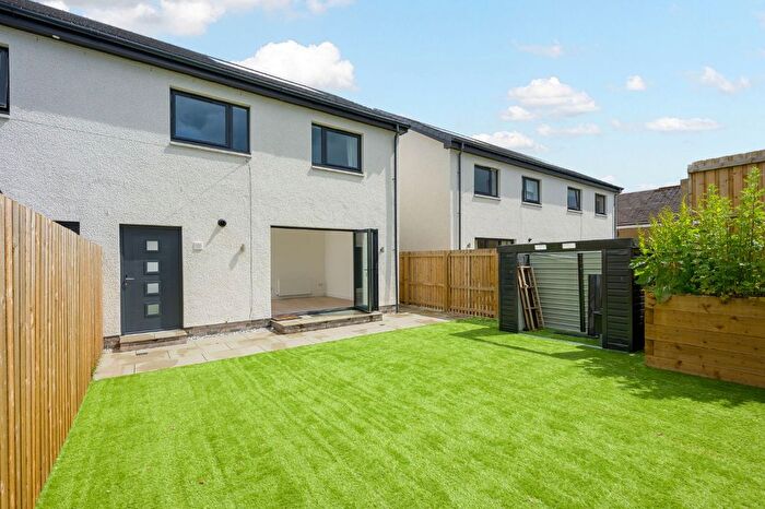 3 Bedroom Semi-Detached House For Sale In Hayfield, Falkirk, FK2