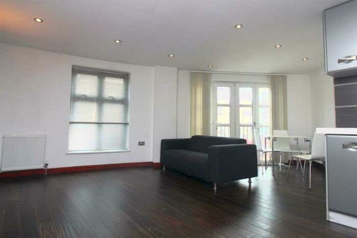 1 Bedroom Flat To Rent In Horizon Building, George Lane, South Woodford, London, E18