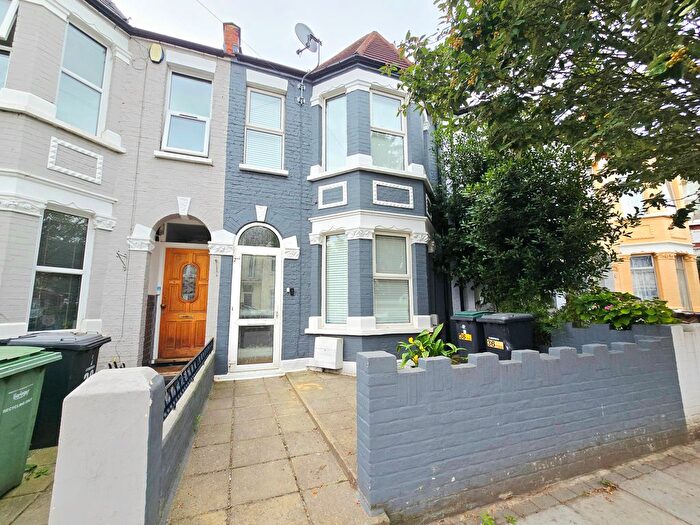 6 Bedroom Terraced House To Rent In Kimberley Gardens, London, N4