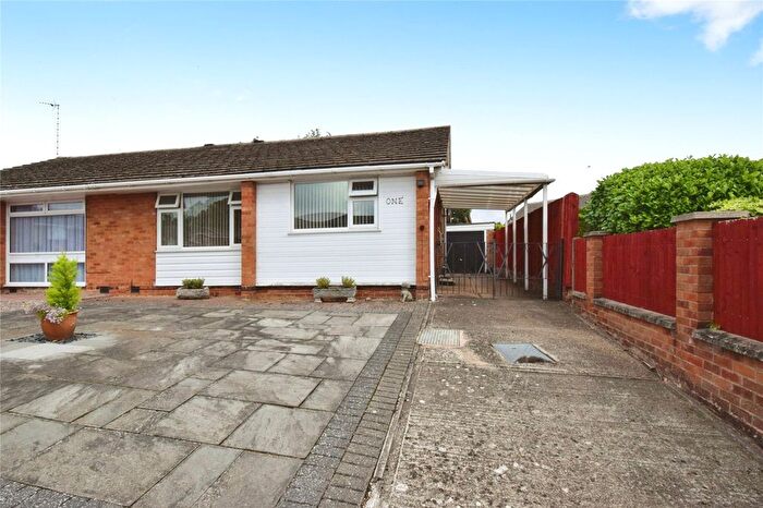 2 Bedroom Bungalow For Sale In Buckfast Close, Wigston, Leicestershire, LE18