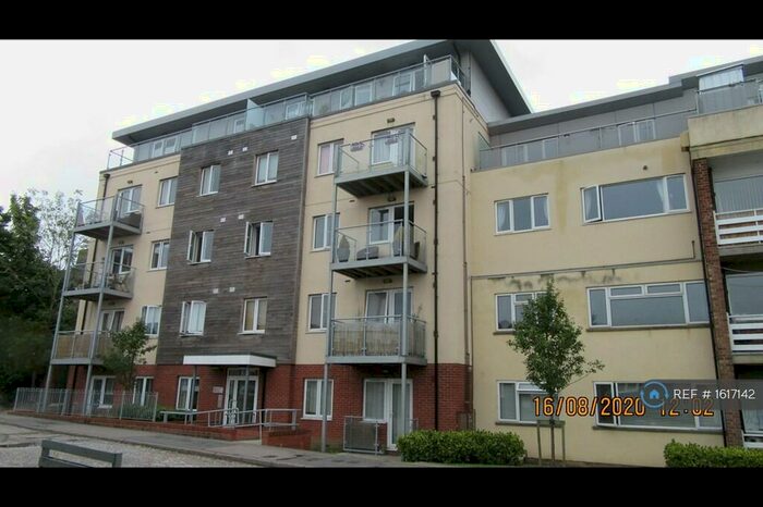 2 Bedroom Flat To Rent In St. Ediths Court, Billericay, CM12