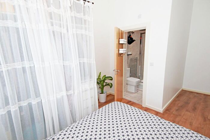 2 Bedroom Flat For Sale In Crosby Road North, Waterloo, L22