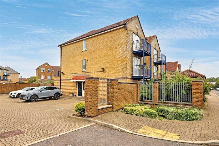 1 Bedroom Flat For Sale In Zambezi Drive, Edmonton, N9