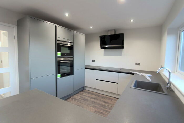 2 Bedroom Apartment To Rent In Hackthorn Road, Woodseats, S8