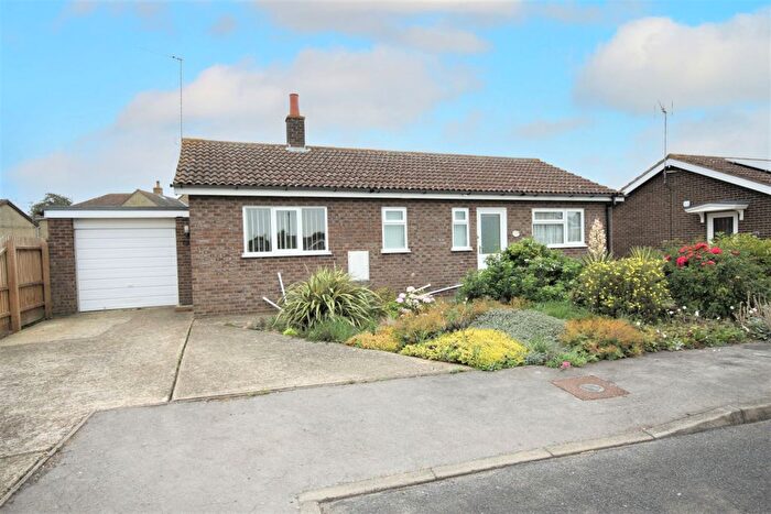 2 Bedroom Detached Bungalow To Rent In Orchard Way, Manea, PE15