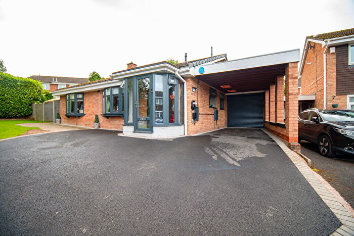 3 Bedroom Detached Bungalow For Sale In Scammerton, Wilnecote, B77