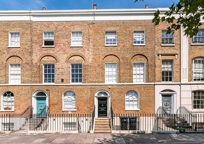 2 Bedroom Maisonette For Sale In Tredegar Square, London, E3