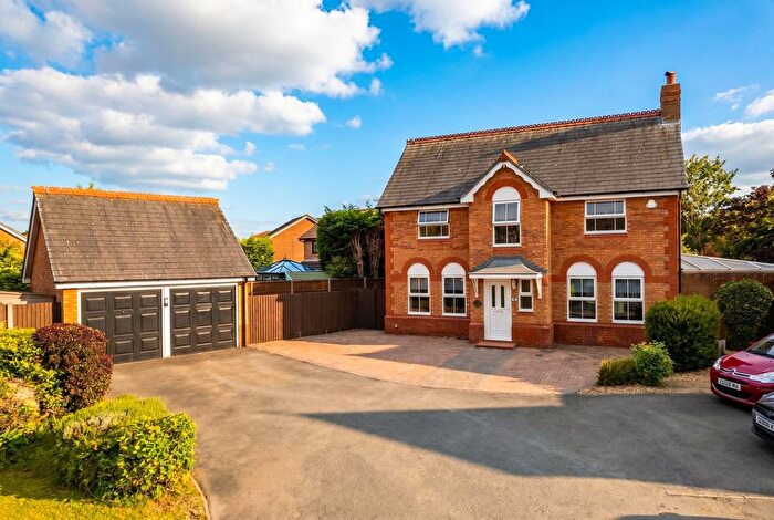 4 Bedroom Detached House For Sale In Alderminster Road, Hillfield, B91
