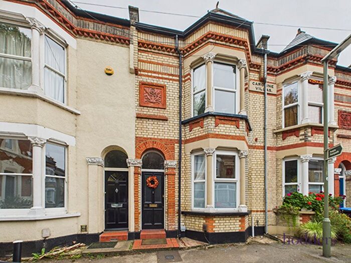 4 Bedroom Terraced House For Sale In Albert Road, Addlestone, Surrey, KT15