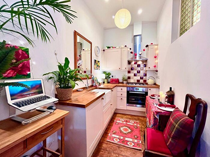 2 Bedroom Flat For Sale In Comiston Place (Flat ), Morningside, Edinburgh, EH10