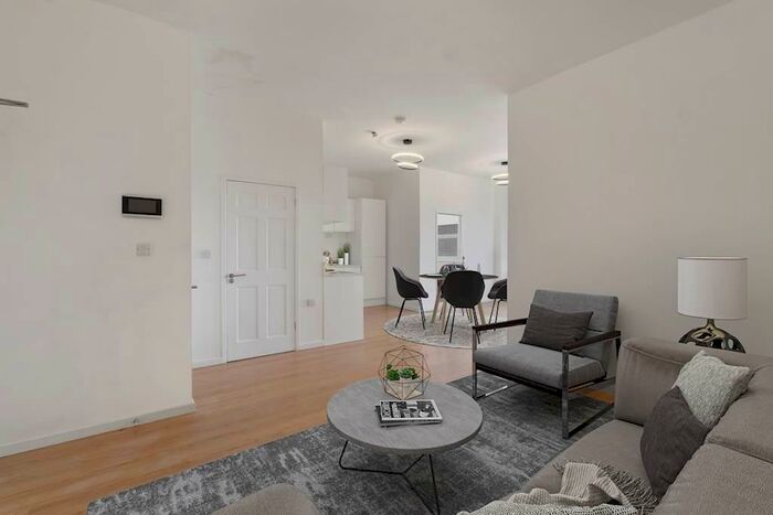 2 Bedroom Apartment To Rent In Hawthorns Apartments, B66