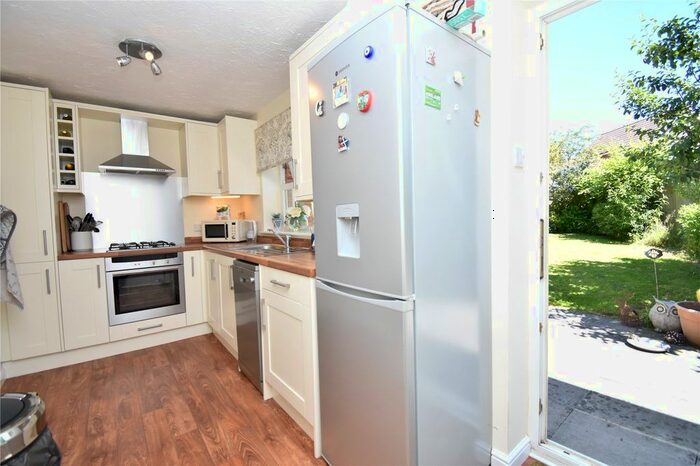 3 Bedroom Detached House For Sale In Heather Drive, Thatcham, Berkshire, RG18