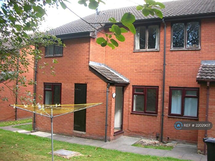 2 Bedroom Flat To Rent In Tansey Court, Brierley Hill, DY5
