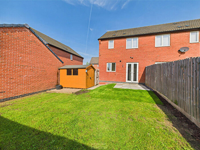 3 Bedroom Semi Detached House To Rent In Burton Street, Wingerworth, S42