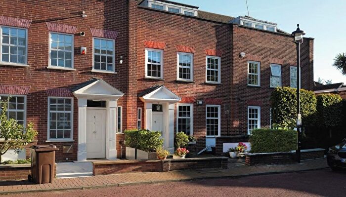 3 Bedroom Property For Sale In Hall Gate, London, NW8