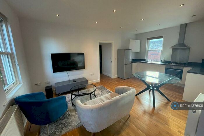 2 Bedroom Flat To Rent In Wallis House, Guildford, GU1