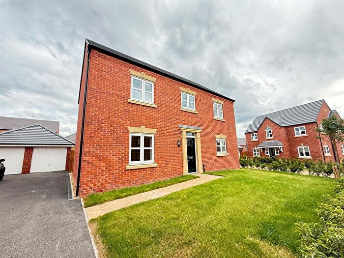 4 Bedroom Detached House To Rent In Rivington Park, Horwich, BL6