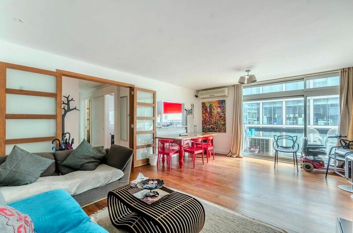 2 Bedroom Flat To Rent In Portman Square, Marylebone, London, W1H