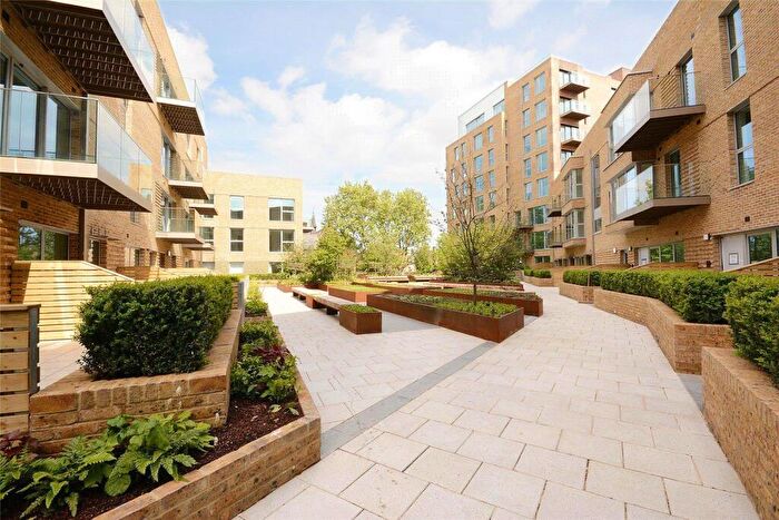 2 Bedroom Flat To Rent In Rodney Road, Elephant And Castle, London, SE17