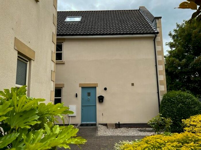 1 Bedroom Flat To Rent In Albert Road, Keynshan, Bristol, BS31