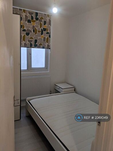 2 Bedroom Flat To Rent In Kingsland Road, London, E2