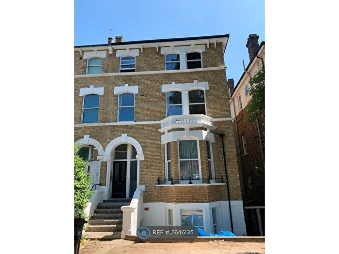 2 Bedroom Flat To Rent In Thicket Road, London, SE20