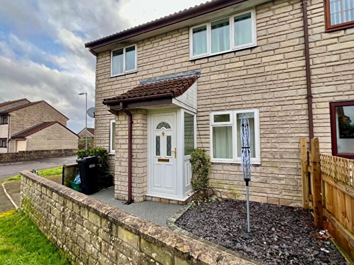 1 Bedroom Flat To Rent In Mendip Close, Paulton, BS39