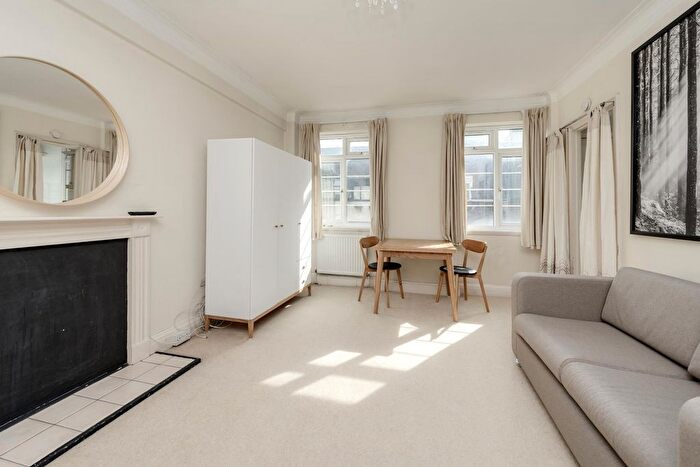 Studio For Sale In Chatsworth Court, Pembroke Road, Kensington, London, W8