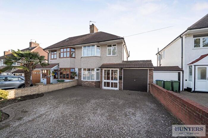 3 Bedroom Semi Detached House For Sale In Latham Road, South Bexleyheath, DA6