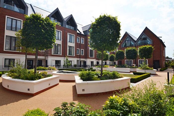 1 Bedroom Flat To Rent In Waldegrave Road, Teddington, TW11