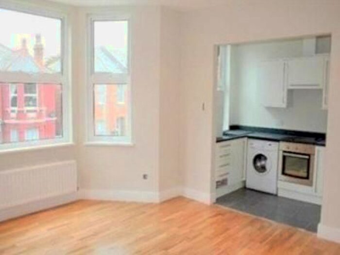 1 Bedroom Flat To Rent In Skardu Road, West Hampstead, London, NW2
